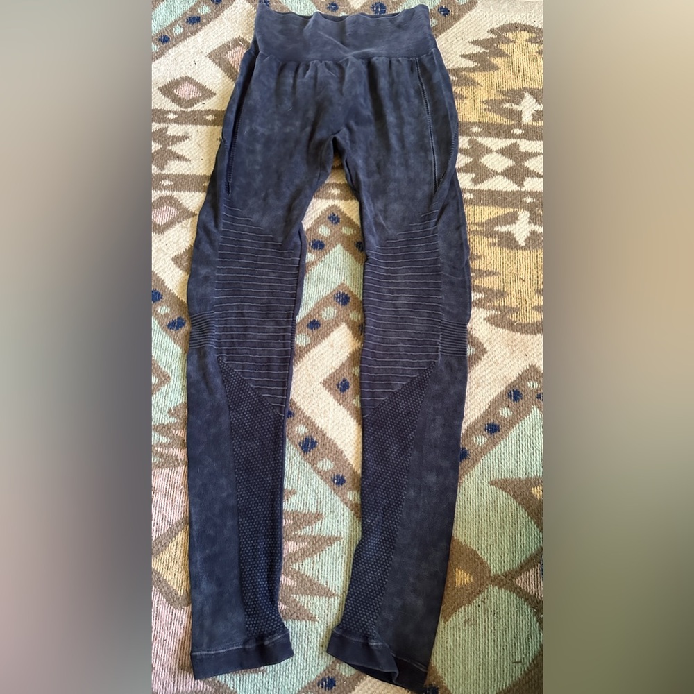 Super cute blue leggings